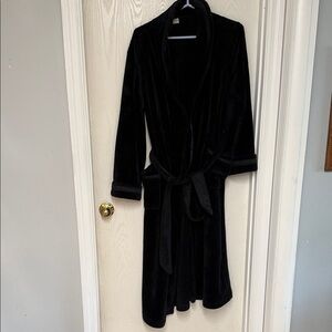 Soma Black Plush Women's Robe